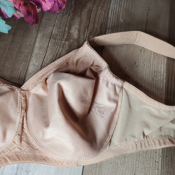 Glamorise MagicLift Seamless Support T-Shirt Bra Size 36DD Nude Color NWOT - Picture 12 of 12